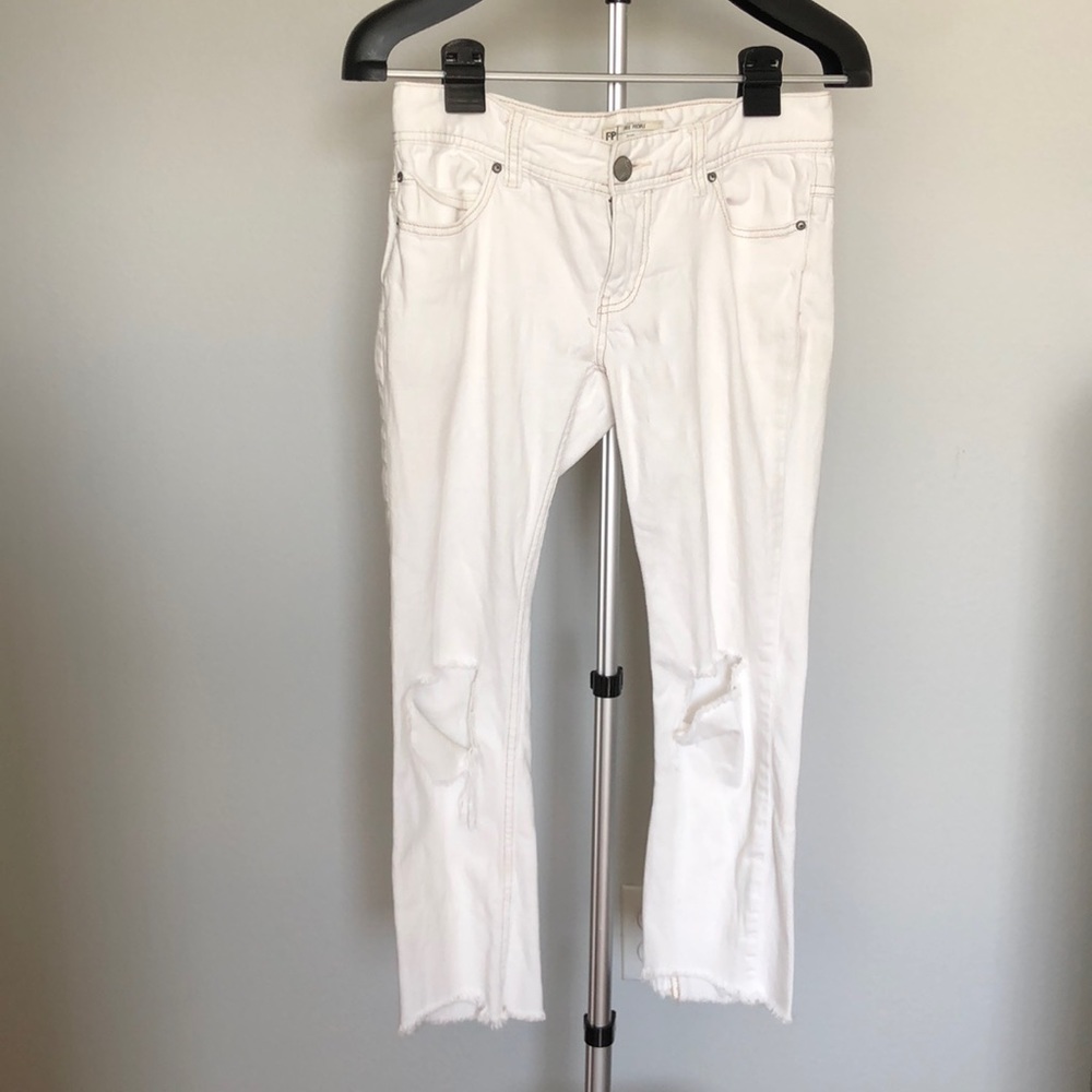 Free People Off White Distressed Frayed Hem Crop Jeans Sz 27